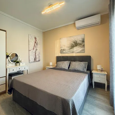 Seven Sky Urban Terrace With Free Private Parking !